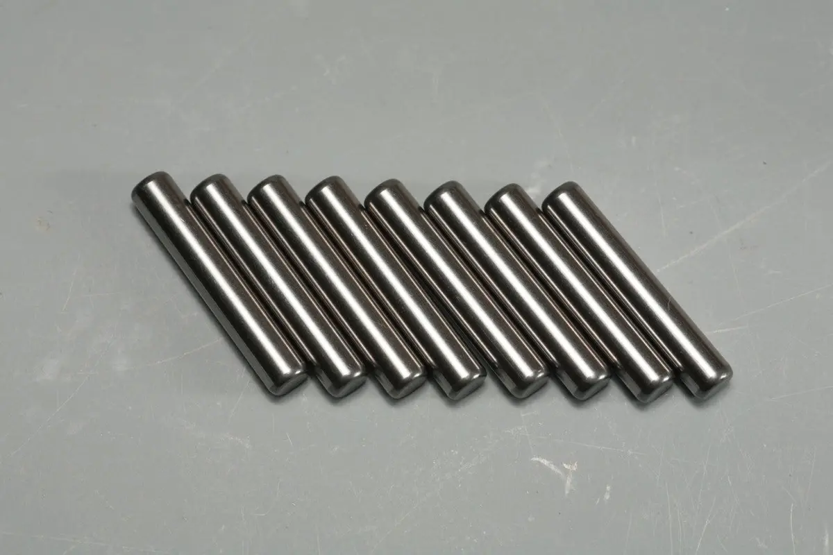 Mugen E0210 3X16.8 Wheel Hub Pins (8Pc): X5 1