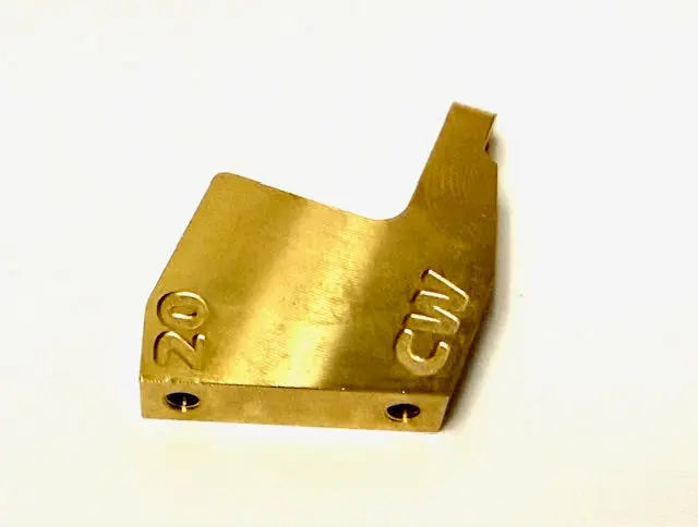 Custom Works 2418 Brass Front Suspension Mount 20º (3Mm) 1