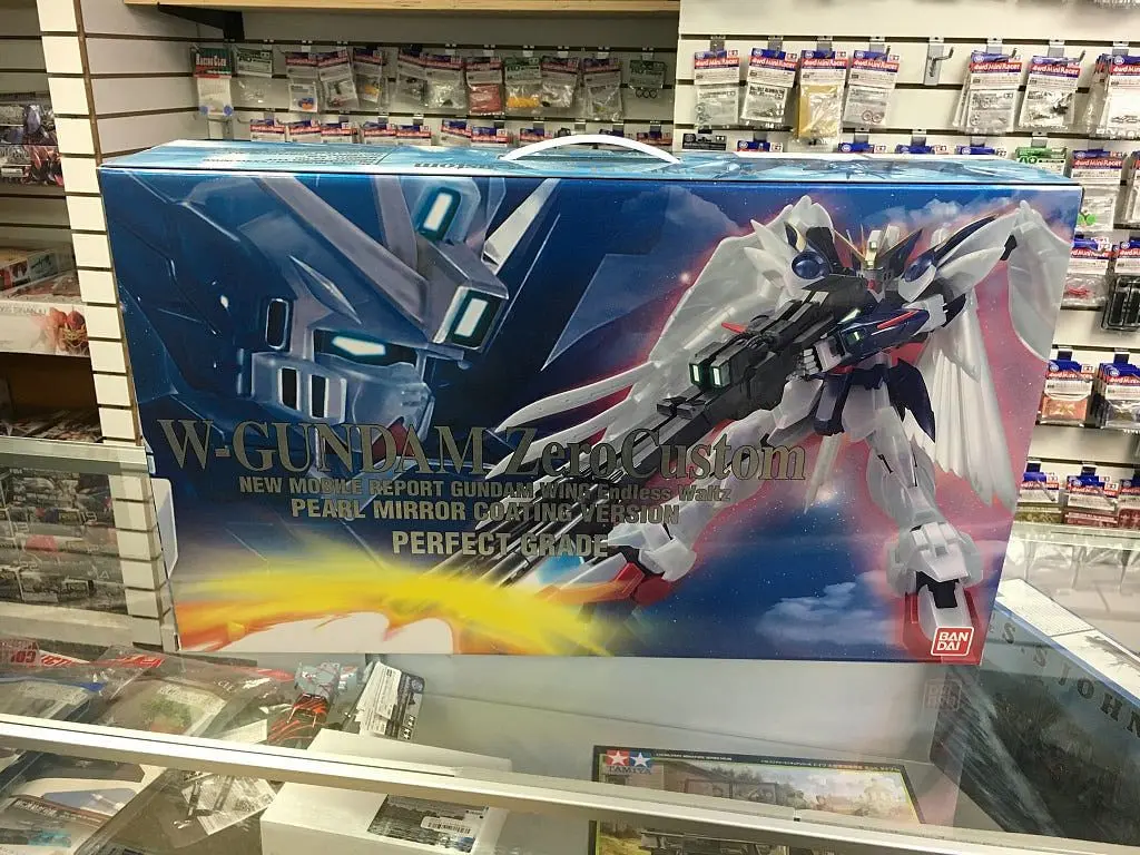 Bandai 149843: Wing Gundam Zero (Ew) Pearl Coating 1