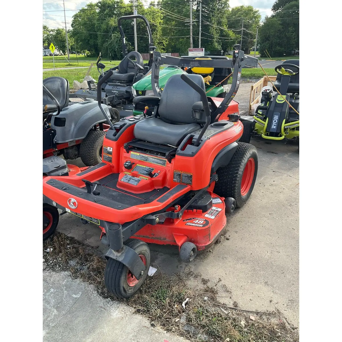 Used Kubota Zd221 48” Ztr Mower Diesel Mower 1