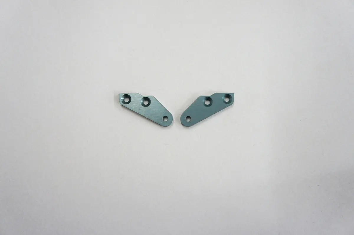 Mugen E2109 Aluminum Front Hub Carrier Arm Mount Set 1