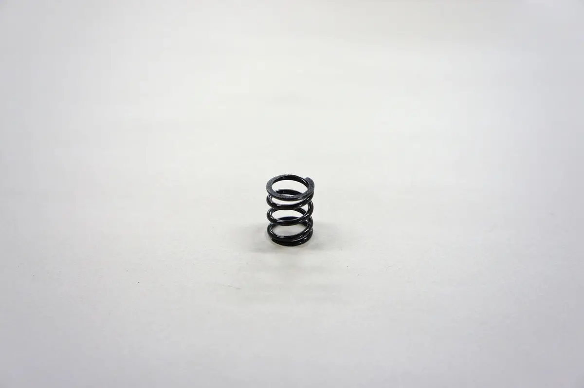 Mugen Seiki E2316 Servo Saver Spring (Hard) 1