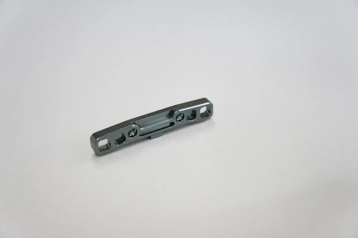 Mugen Seiki E2114 Rear Lower Arm Mount (R) Mbx7 1