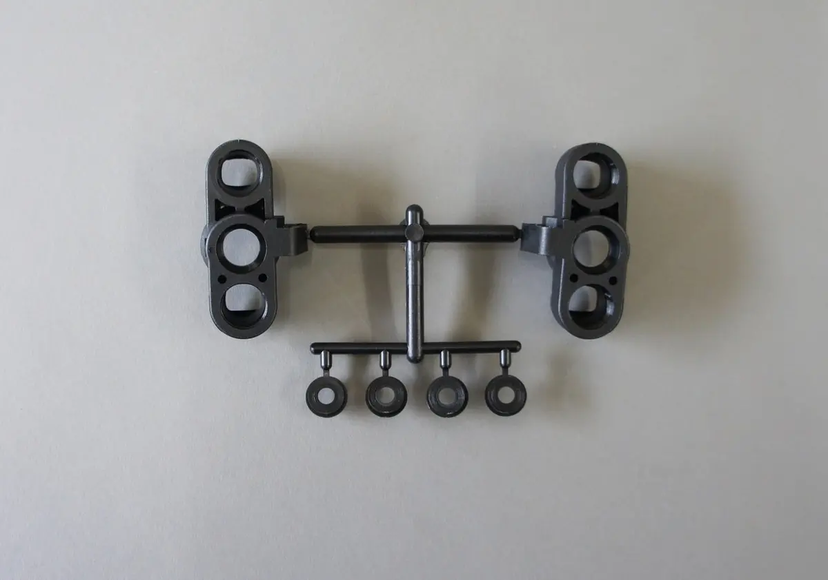 Mugen E2146a  Mbx7r Front Upright 1