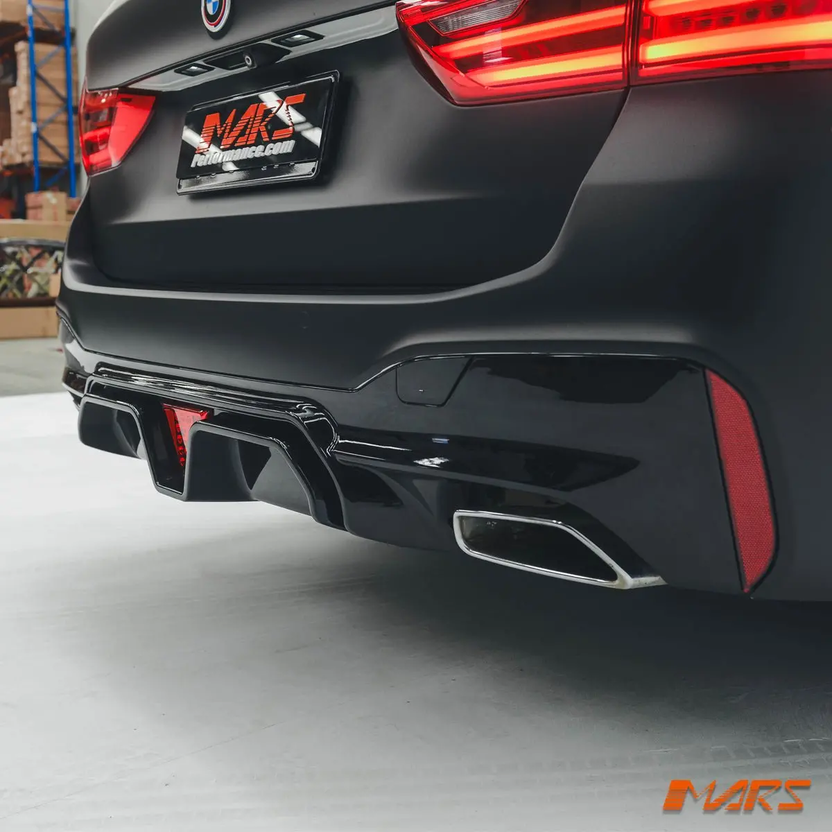 F90 M5 Cs Style Gloss Black Rear Bumper Bar Diffuser Spoiler Bodykit With Led Light For Bmw 5 Series G30 G31 M Sport 2017-2023 1