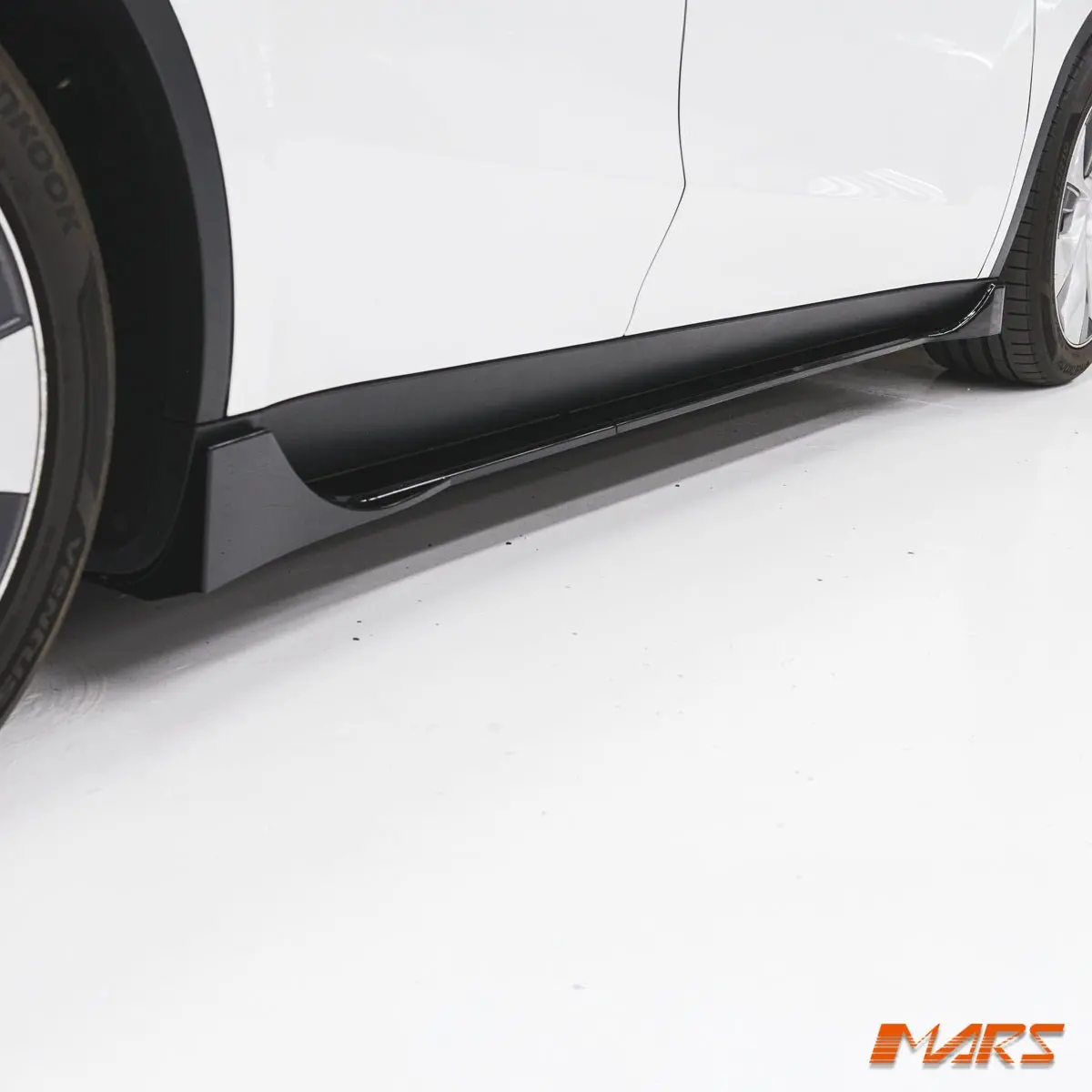 Gloss Black Aero Dynamic Lower Side Skirts Lip Spoiler Bodykit For Tesla Model Y 2022-2024 1