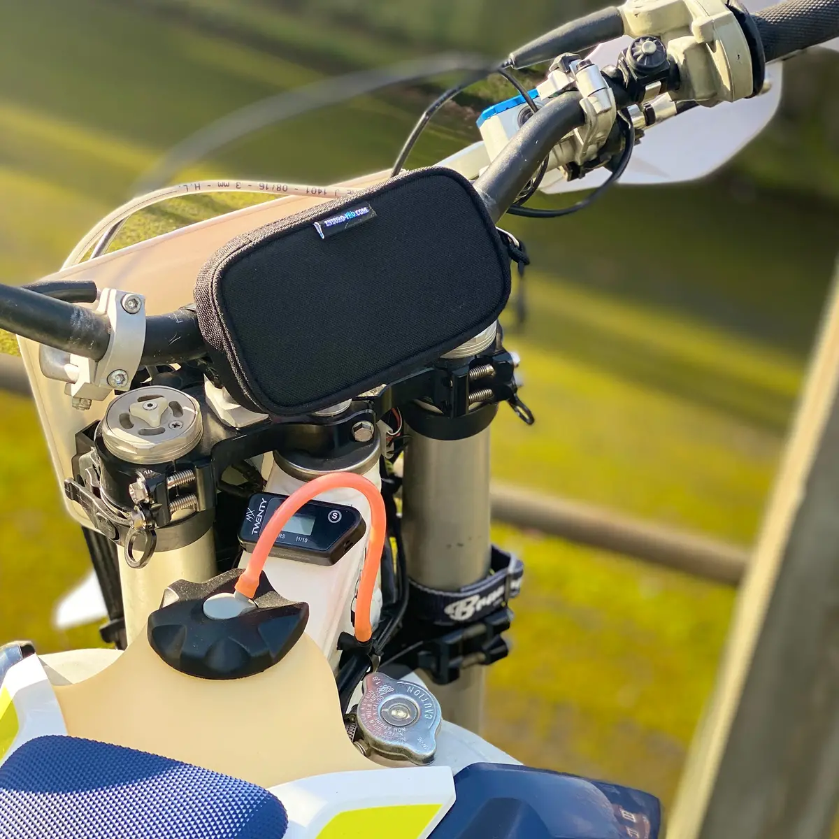 Enduro-Pro Harness / Handlebar Bag 1