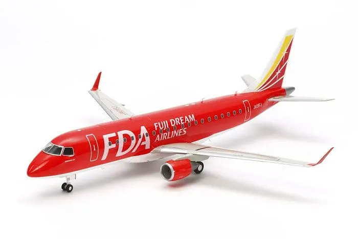 Tamiya 92197 Fuji Dream Airlines - Embraer 175 1