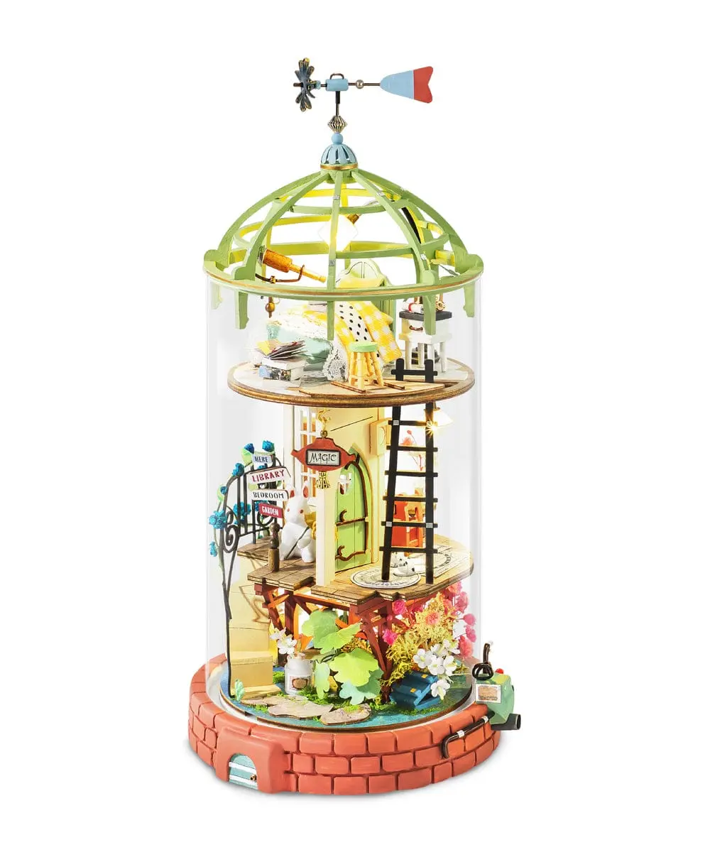 Roeds001 Mysterious World; Domed Loft 1