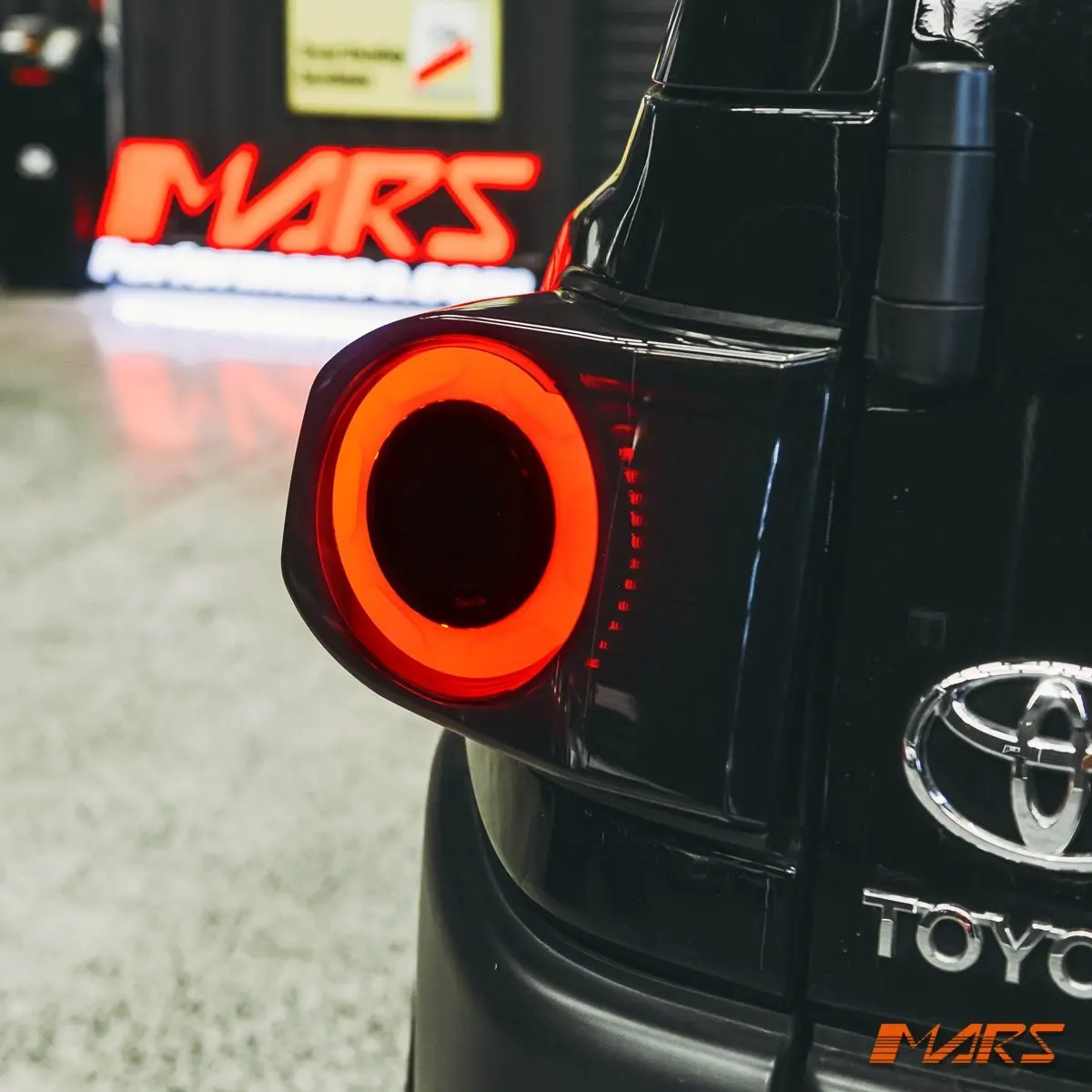Smoked 3D Full Led Stripe Bar Tail Lights With Sequential Indicator For Toyota Fj-Cruiser 2011-2017 1
