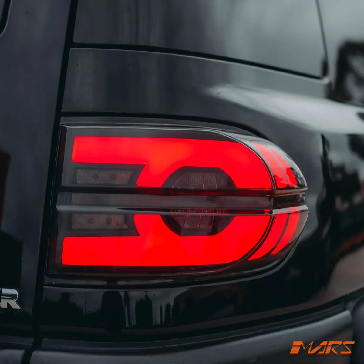 Smoked 3D Full Led Stripe Bar Tail Lights With Sequential Indicator For Toyota Fj-Cruiser 2011-2017 Zw 1