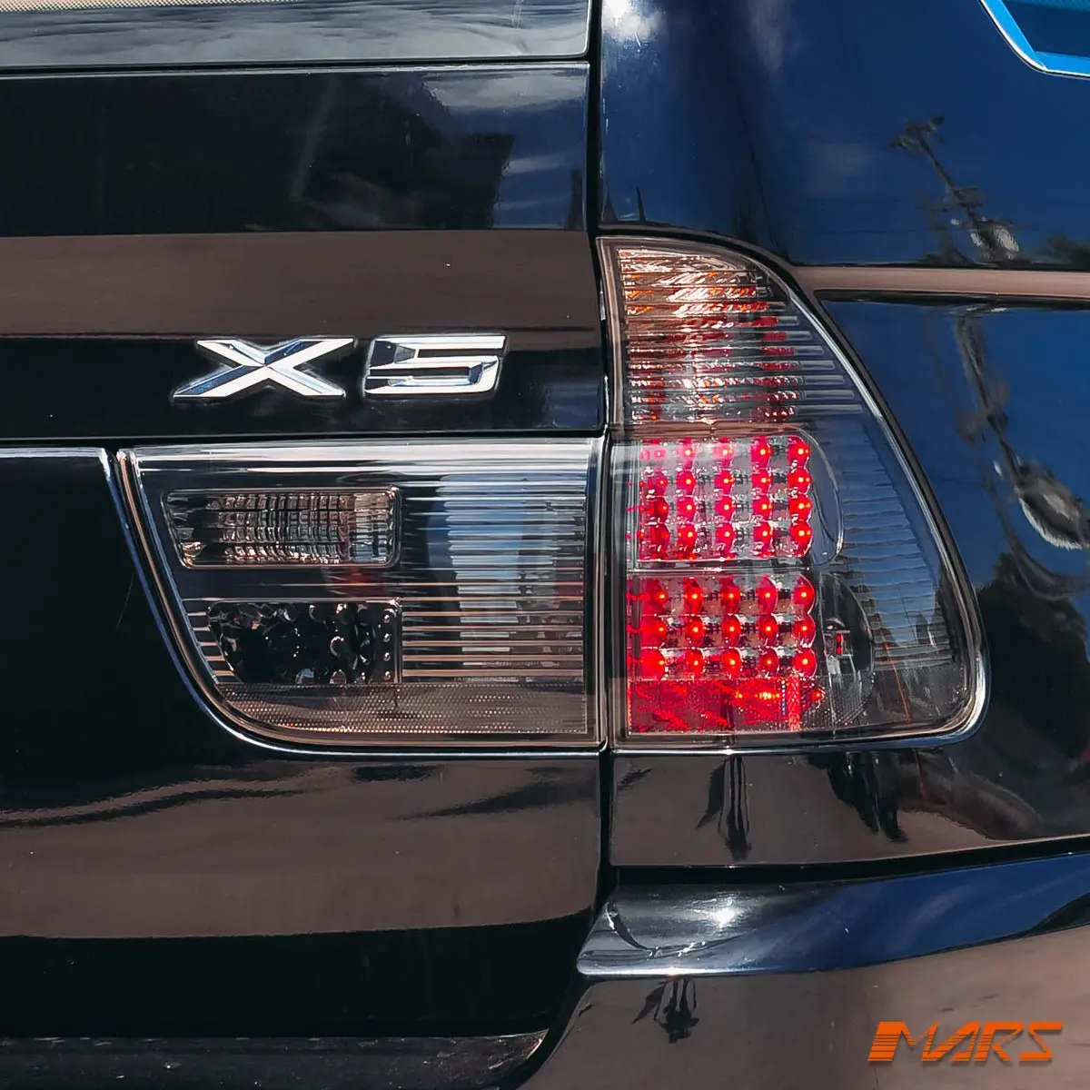 Smoked Black Led Tail Lights & Tail Gate Garnish For Bmw X5 E53 2000-2003 Pre Lci 1